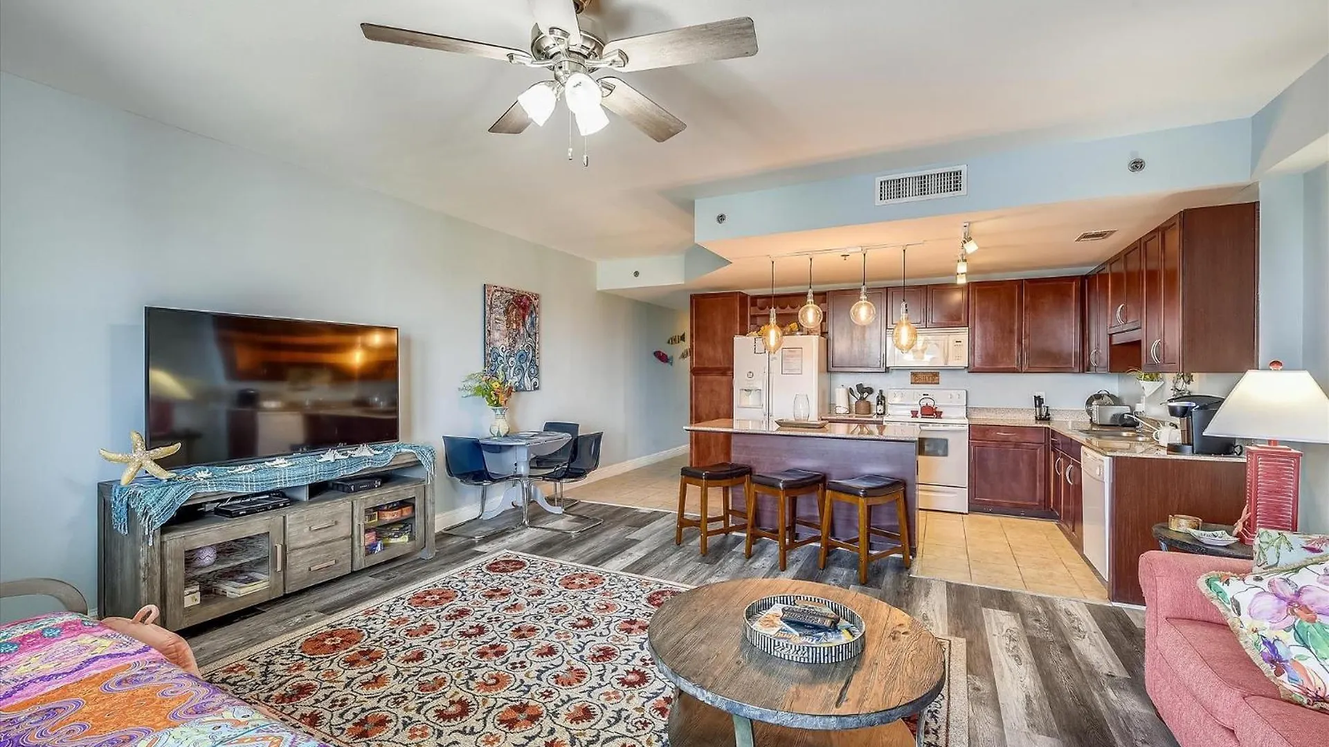 Apartment Laketown Wharf 835 - Very Cool 1 Bedroombunks, Sleeps 6, Free Fun! Condo Panama City Beach