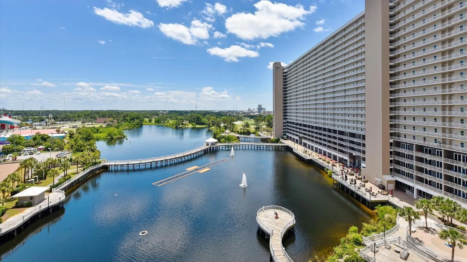 Apartment Laketown Wharf 835 - Very Cool 1 Bedroombunks, Sleeps 6, Free Fun! Condo Panama City Beach