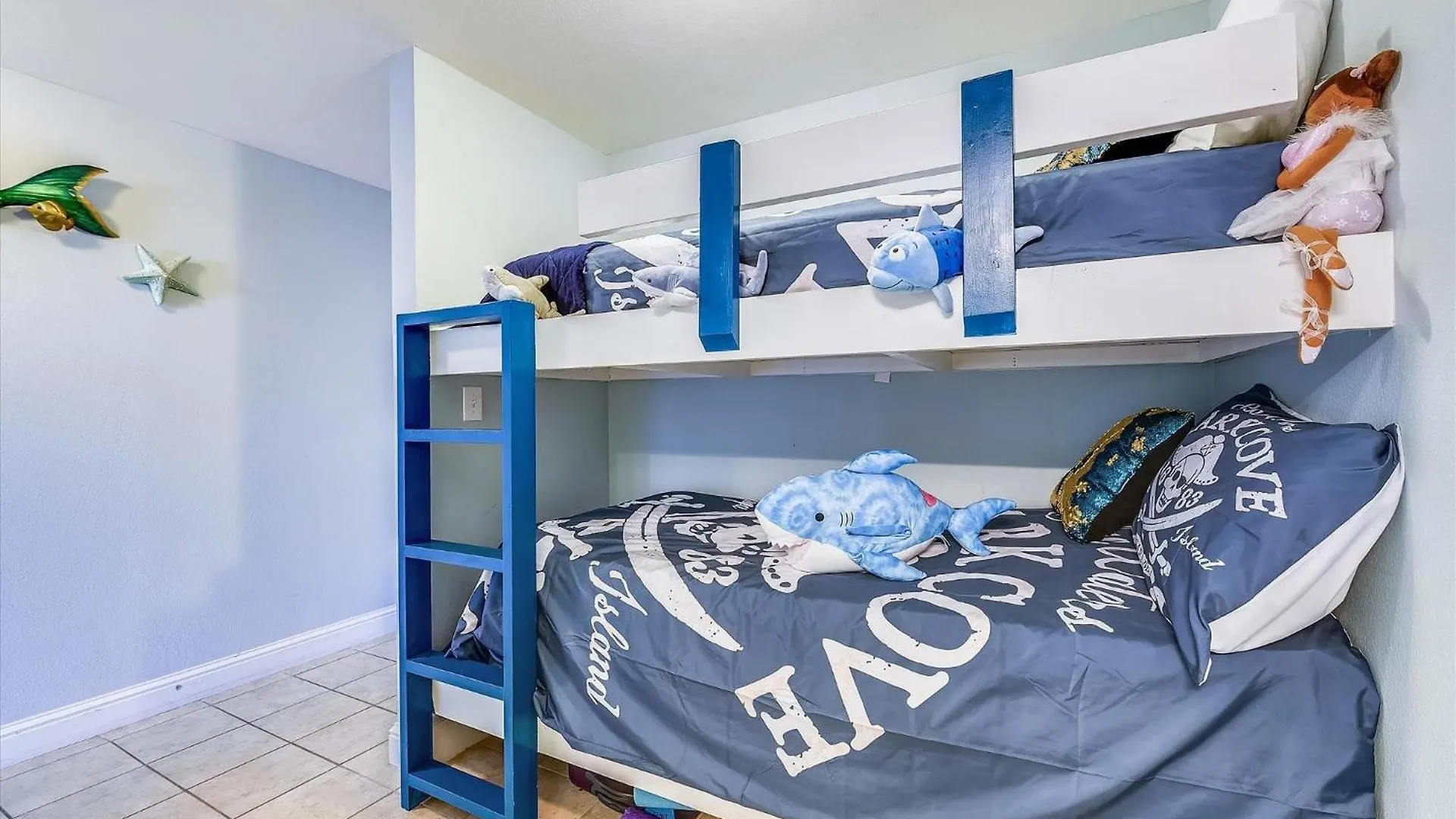 Laketown Wharf 835 - Very Cool 1 Bedroombunks, Sleeps 6, Free Fun! Condo Panama City Beach Apartment
